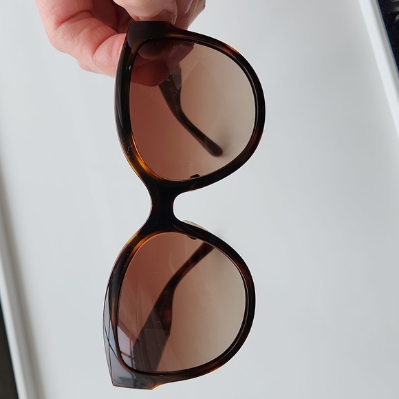Burberry Sunglasses - Picture 11 of 16